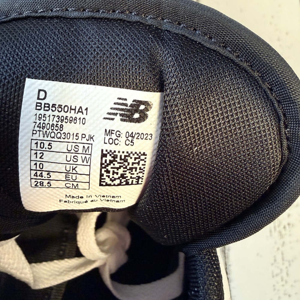 New Balance 550 'Oreo' Mens Size 10.5 - NEW - Picture 11 of 13